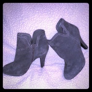 Gianni Bini ankle booties